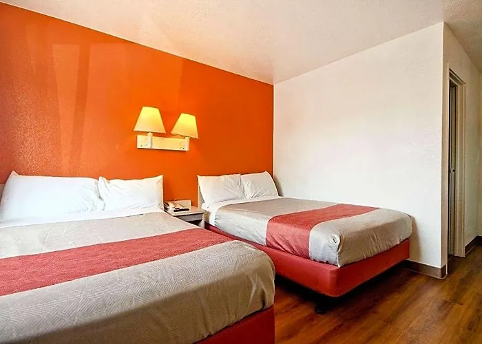Travelodge By Wyndham Pompano Beach