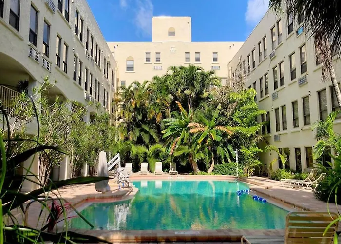 Hemingway Suites At Palm Beach Hotel Island