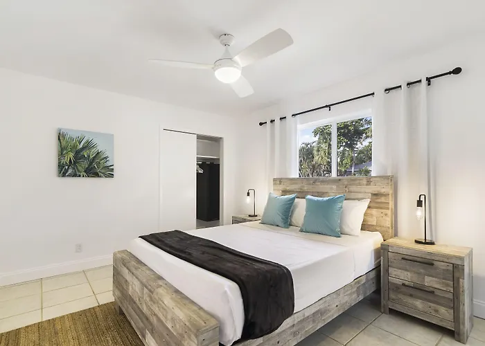Alani Bay Premium Condos