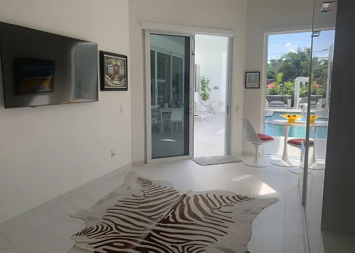 Men Only Clothing Option Guesthouse Near Wilton Manors
