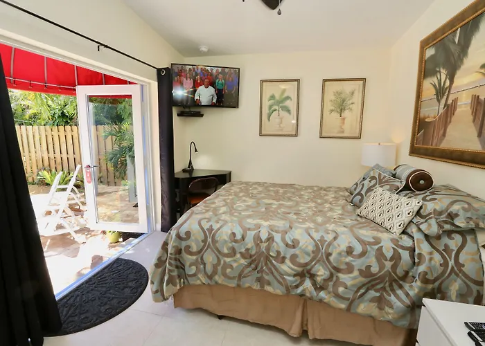 Fantasy Island Inn, Caters To Men