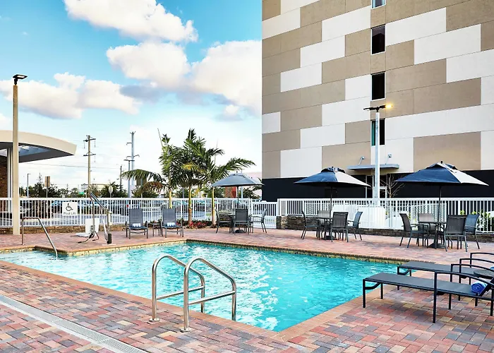 Ac Hotel By Marriott Miami Airport West/Doral