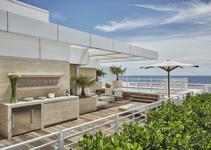 Four Seasons Hotel At The Surf Club