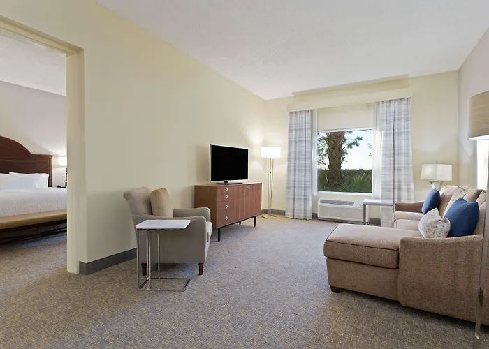 Hampton Inn & Suites Wellington