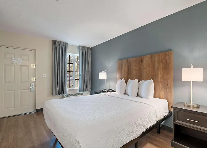Extended Stay America Suites - Miami - Airport - Blue Lagoon