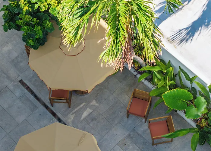 Tiana Beach Inn
