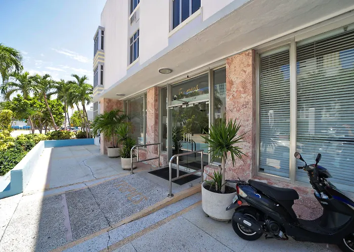 Tropics Hotel