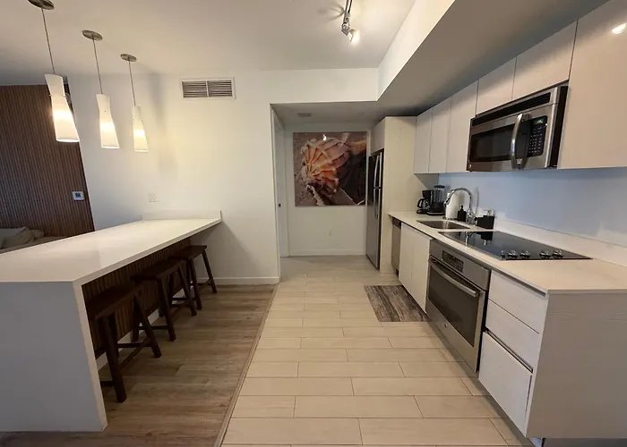 Coastal Luxe Residences - Premium Suites With Pool And Water Views
