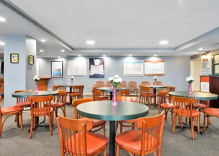 Hotel di lusso a Hollywood vicino a West Lake Park